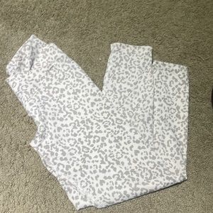 white patterned leggings